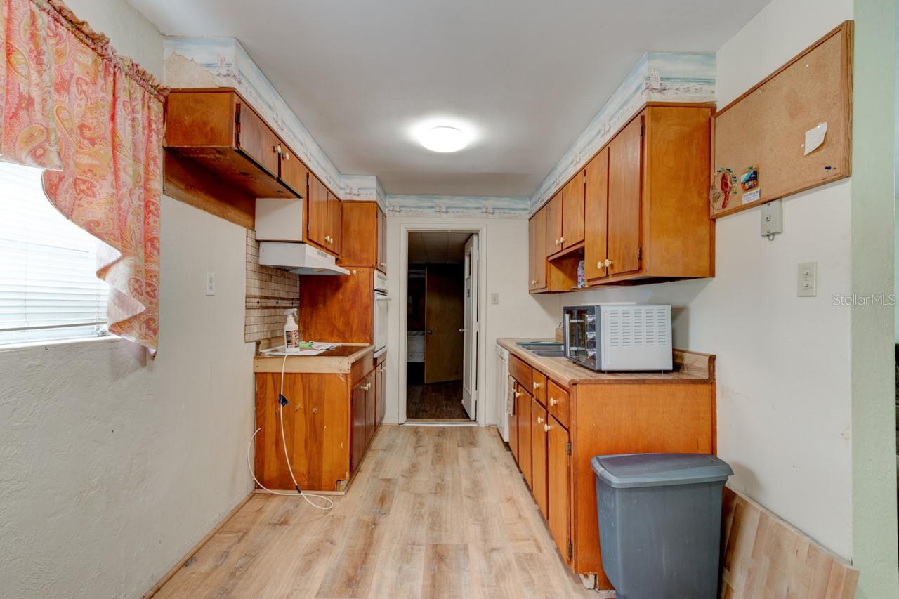 1302 WESTWOOD DRIVE