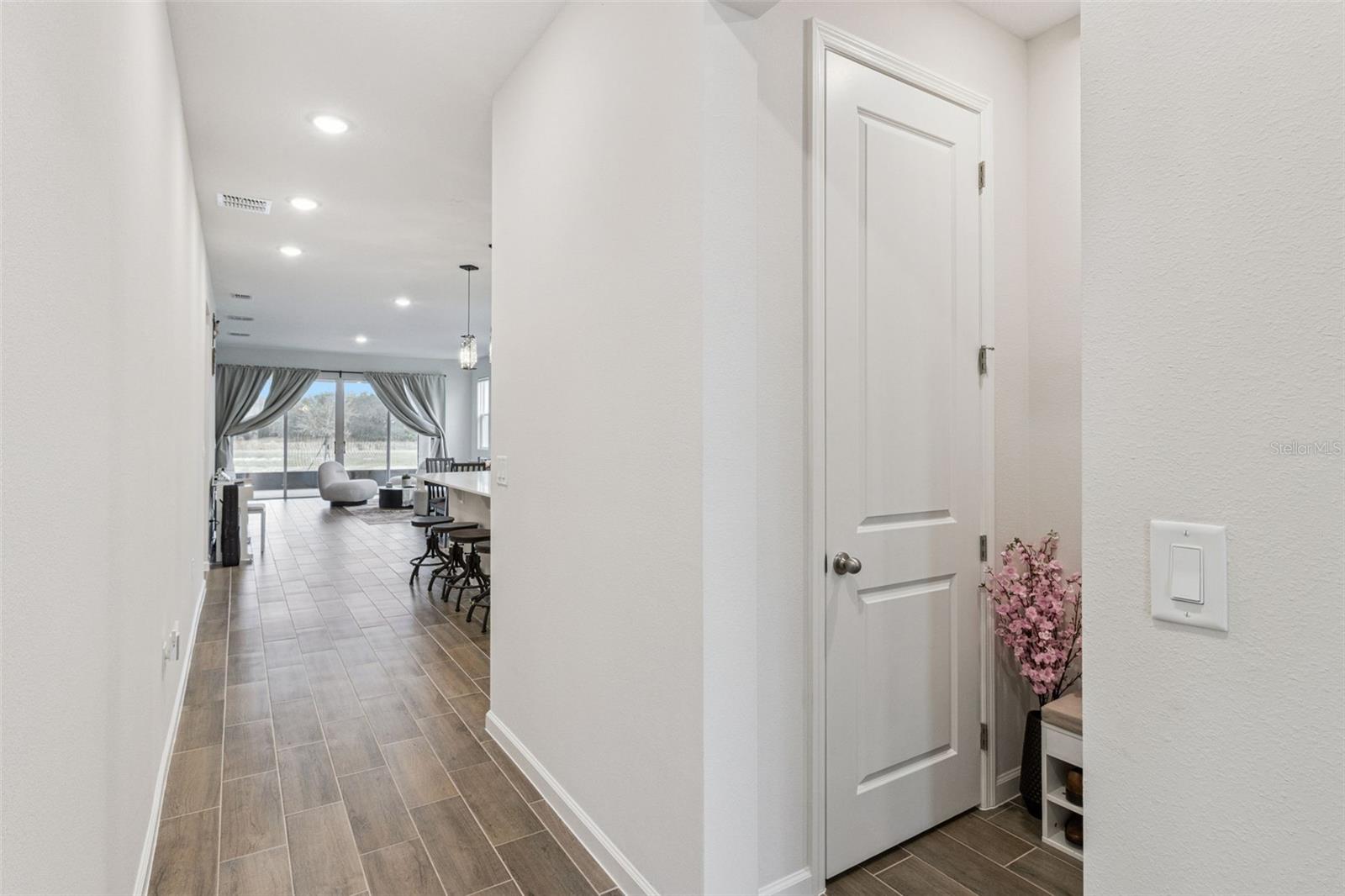 654 HERITAGE SQUARE DRIVE