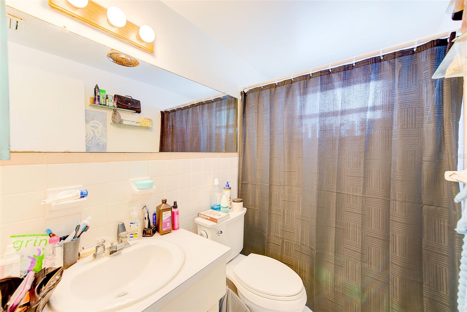 TAHITIAN HOMES - Residential