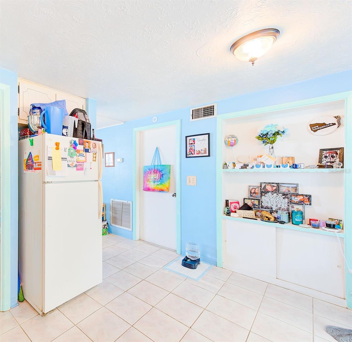 TAHITIAN HOMES - Residential