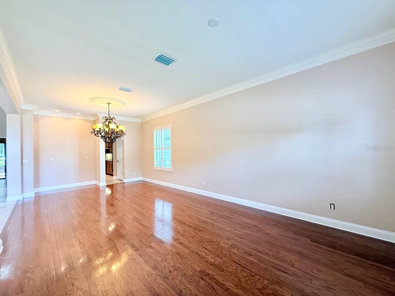 NINE EAGLES UNIT ONE SEC I - Residential Lease