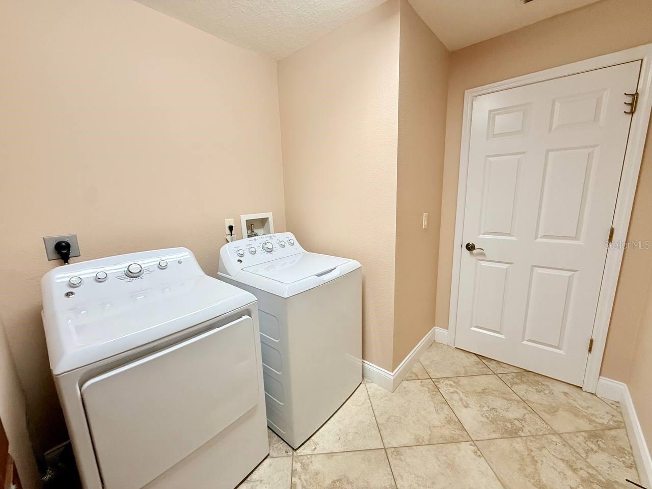 NINE EAGLES UNIT ONE SEC I - Residential Lease