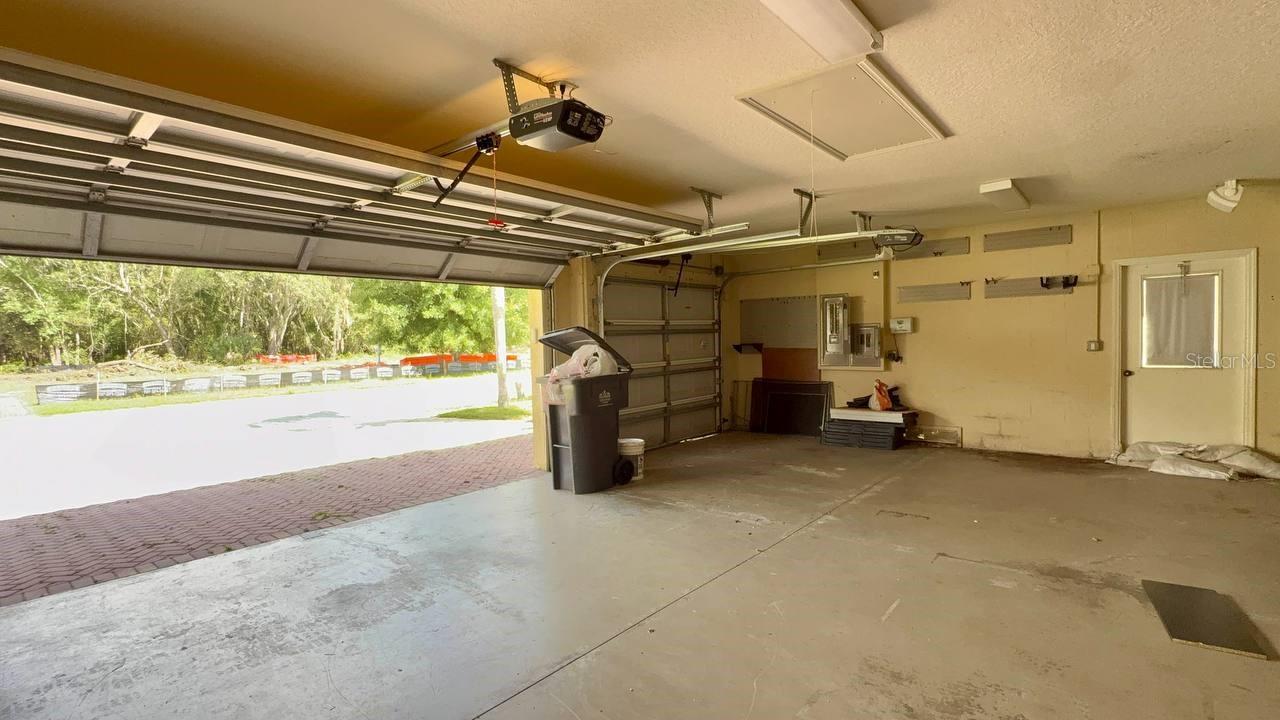 NINE EAGLES UNIT ONE SEC I - Residential Lease