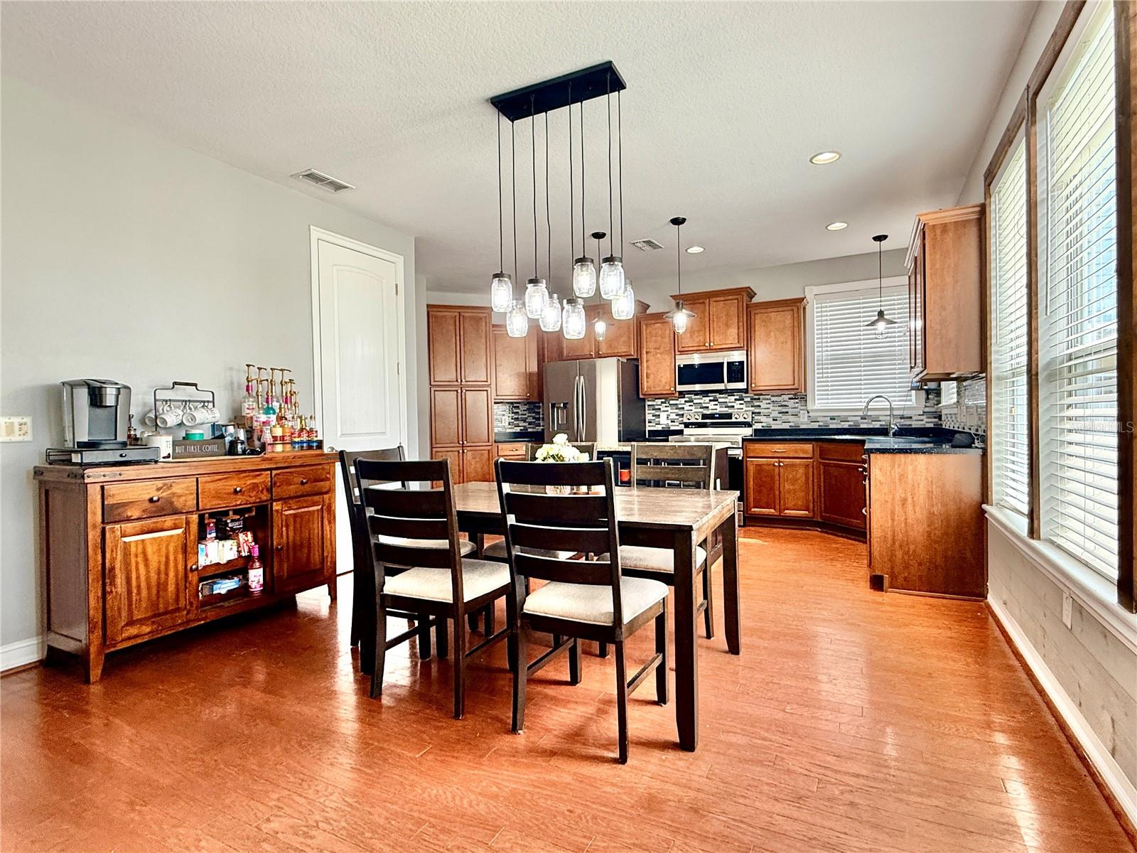 TEN OAKS - Residential