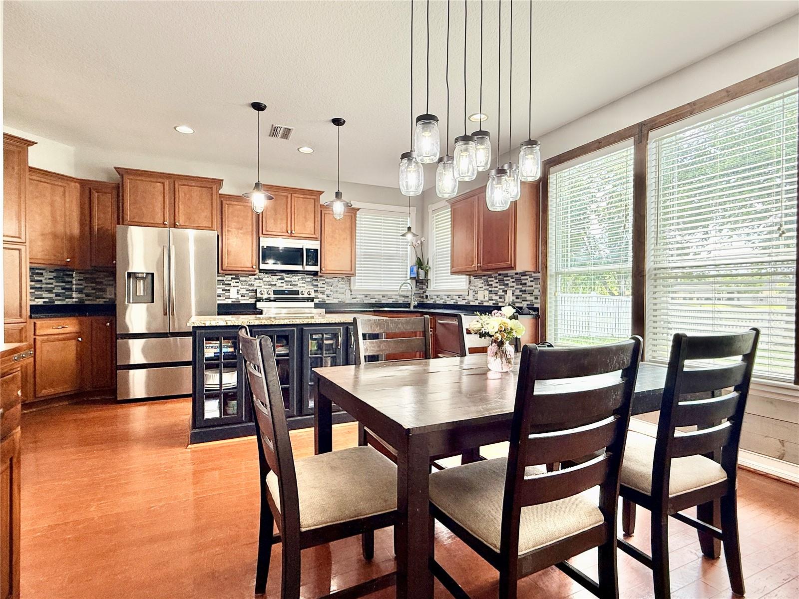 TEN OAKS - Residential