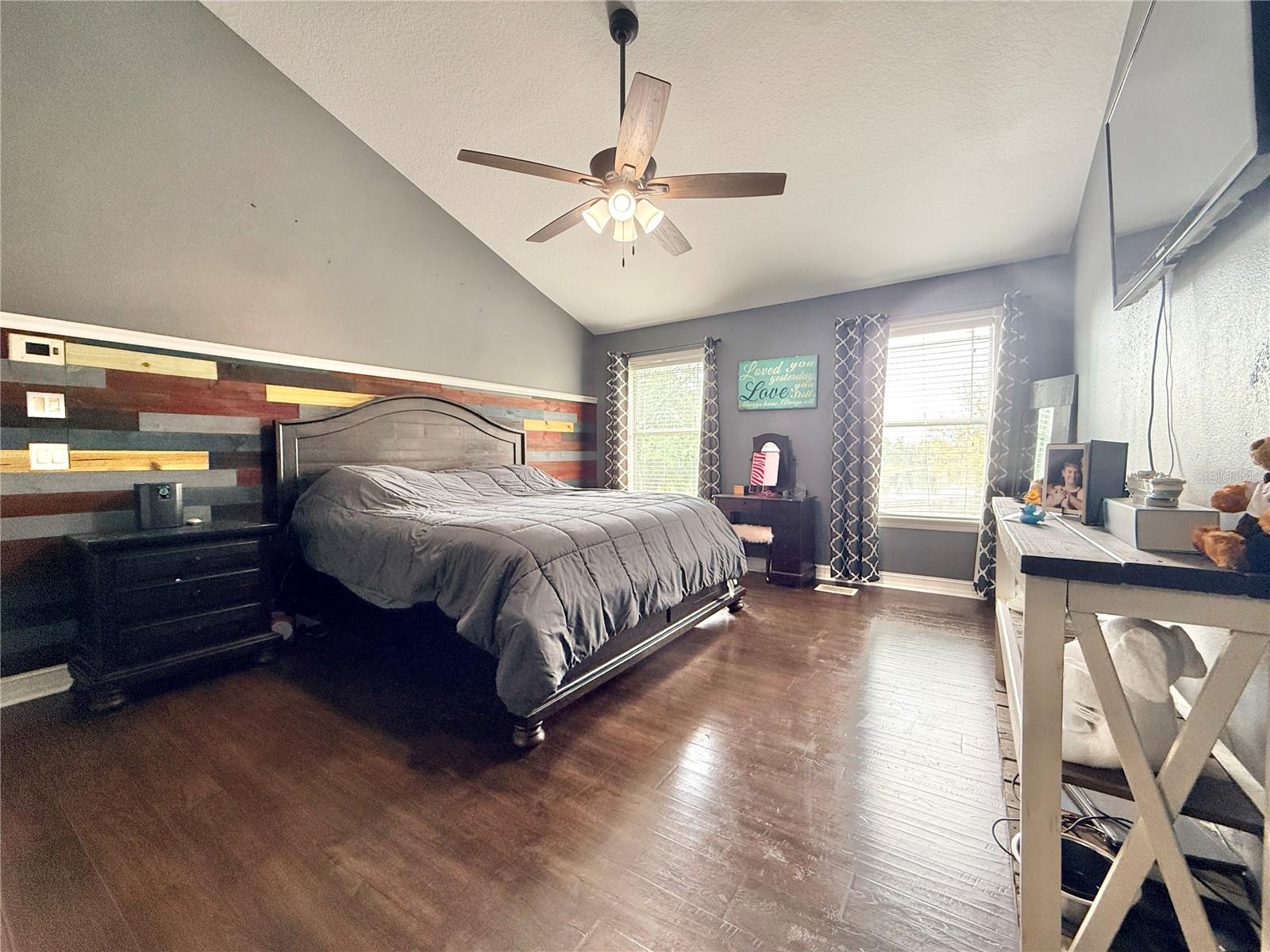 TEN OAKS - Residential