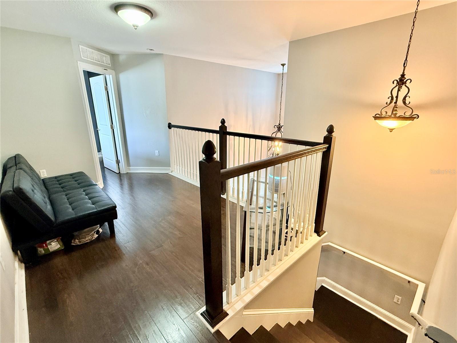 TEN OAKS - Residential