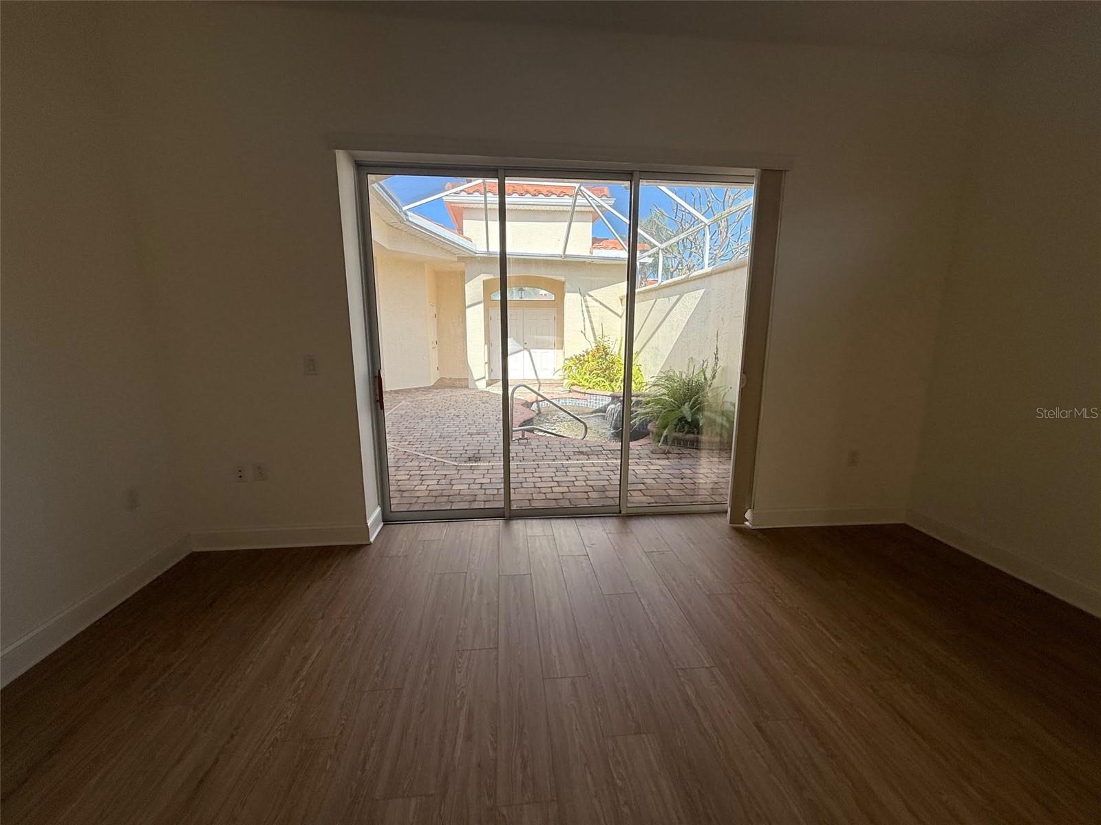 BAYPORT CONDO PH I - Residential