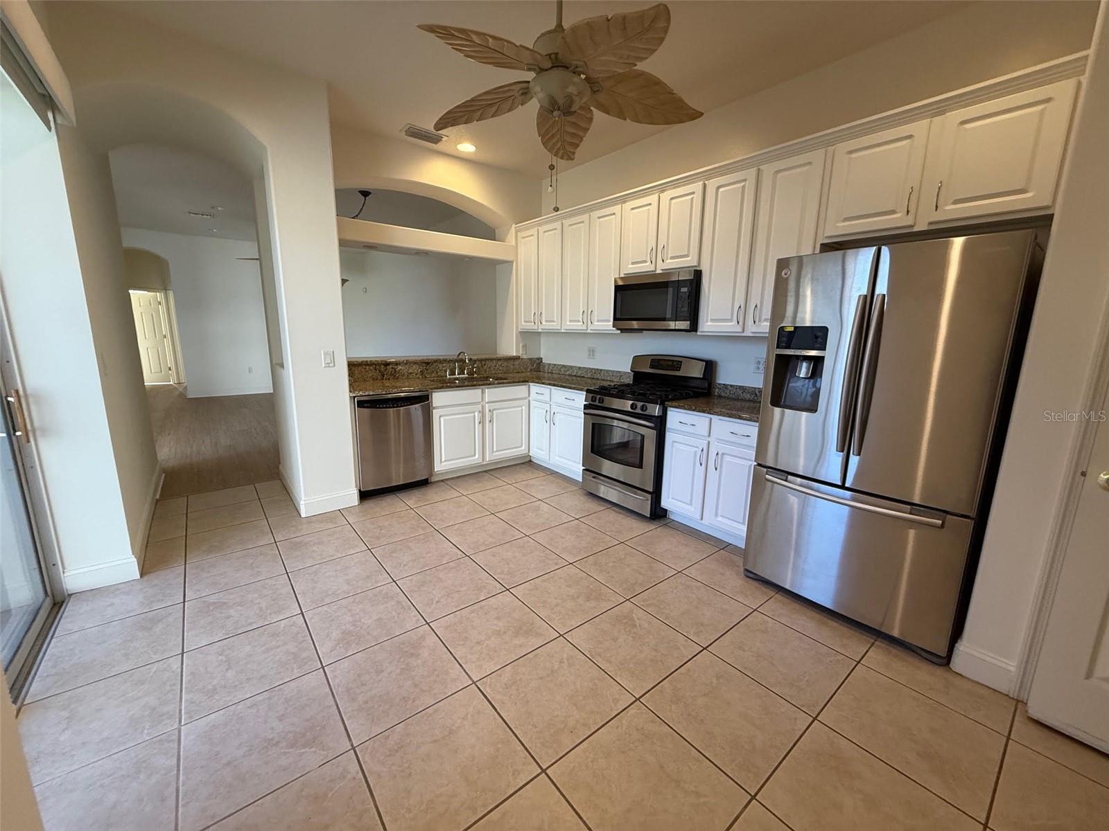 BAYPORT CONDO PH I - Residential