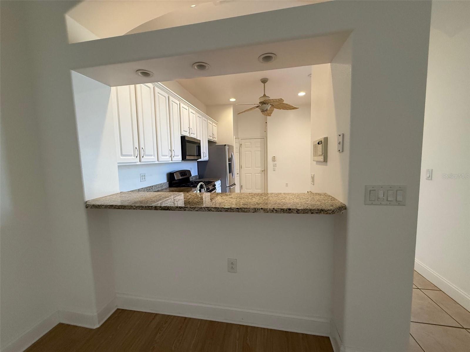 BAYPORT CONDO PH I - Residential