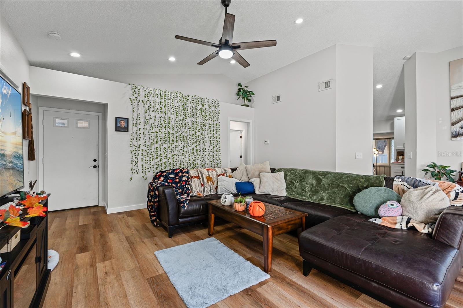 THE VILLAGES OF LAKESIDE SOUTH PH I REV - Residential