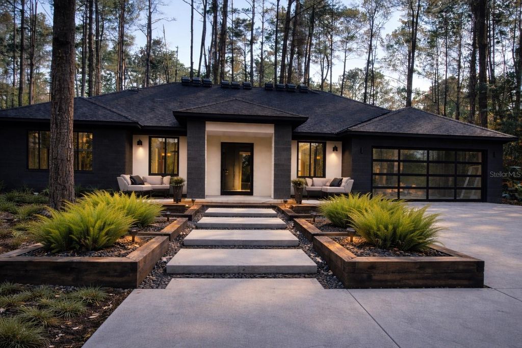 Photo of 1323 E Derby Drive, Dunnellon, FL 34434 (MLS # O6376339)