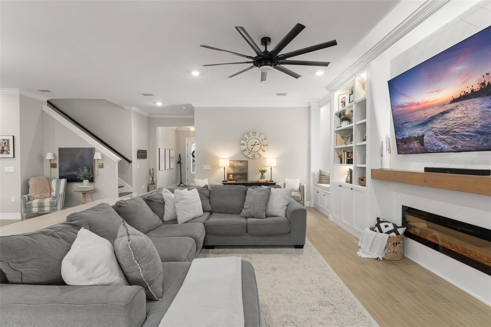 ESTATES AT LAKEVIEW - Residential