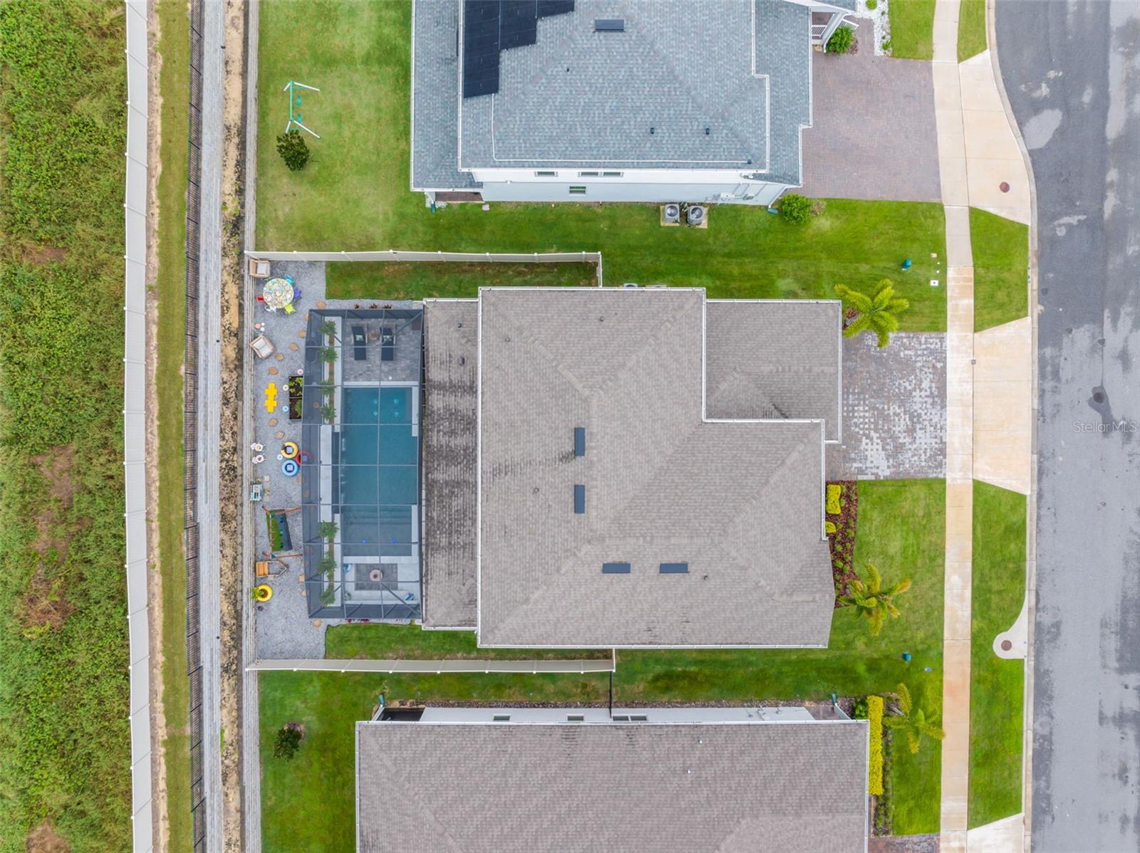 ESTATES AT LAKEVIEW - Residential