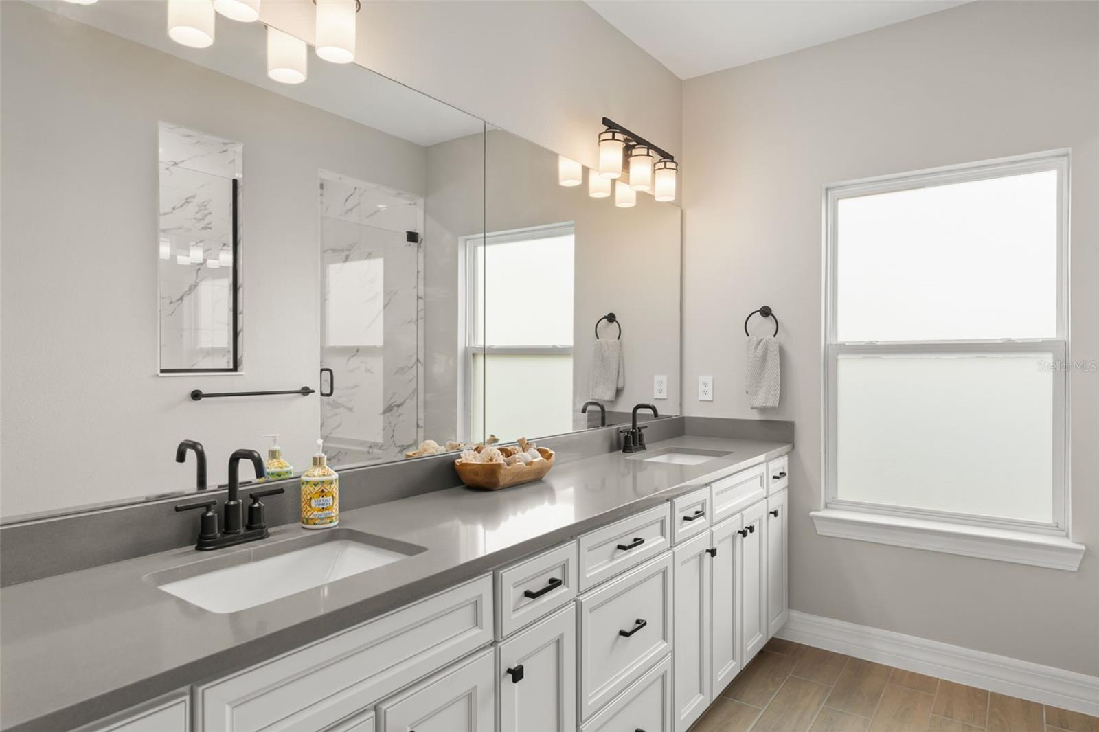 ESTATES AT LAKEVIEW - Residential