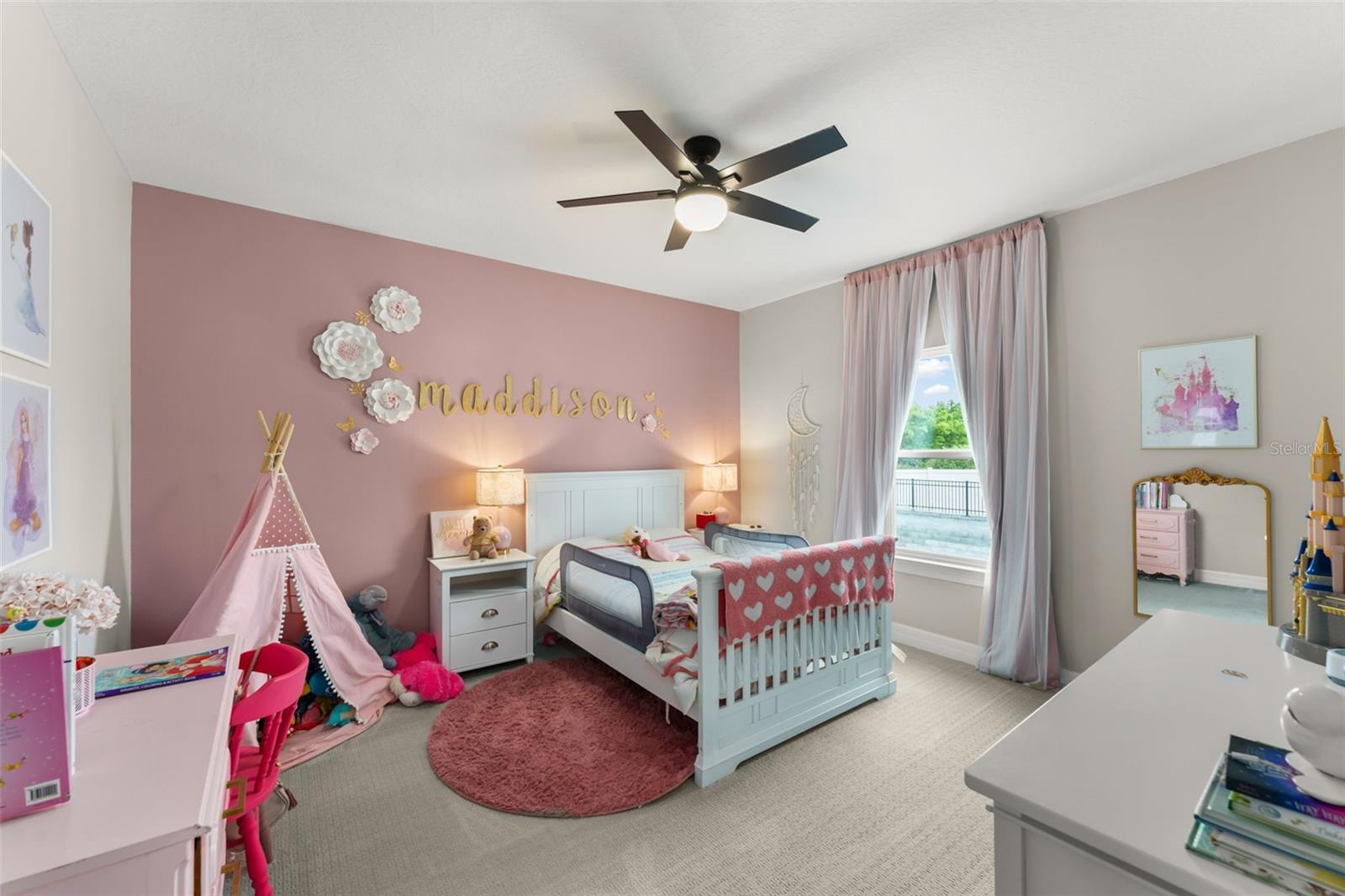ESTATES AT LAKEVIEW - Residential