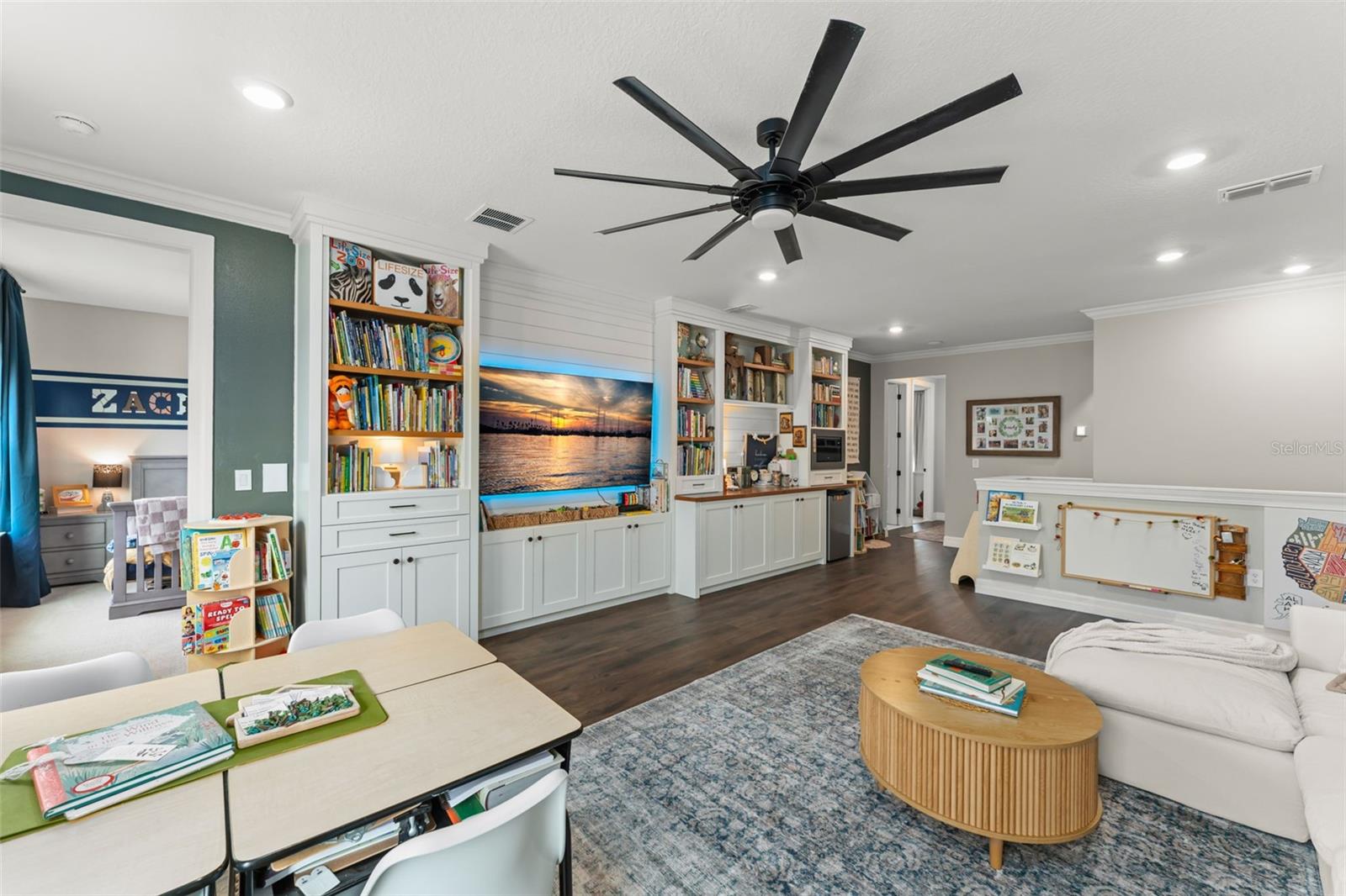 ESTATES AT LAKEVIEW - Residential