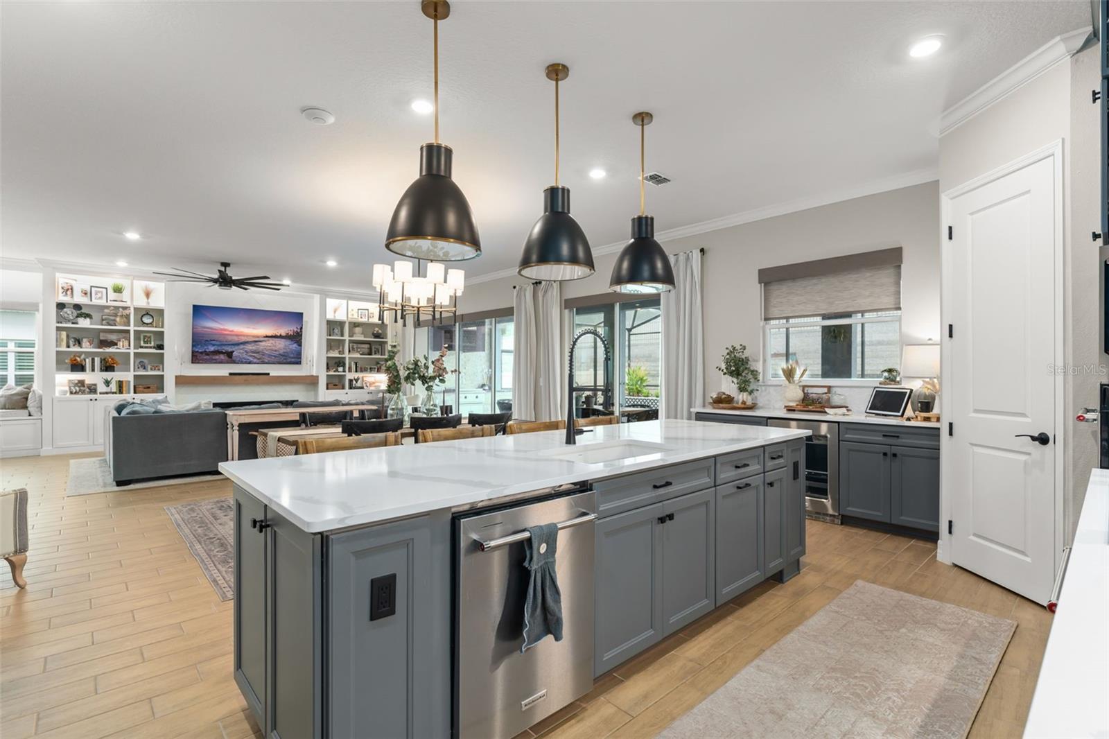 ESTATES AT LAKEVIEW - Residential