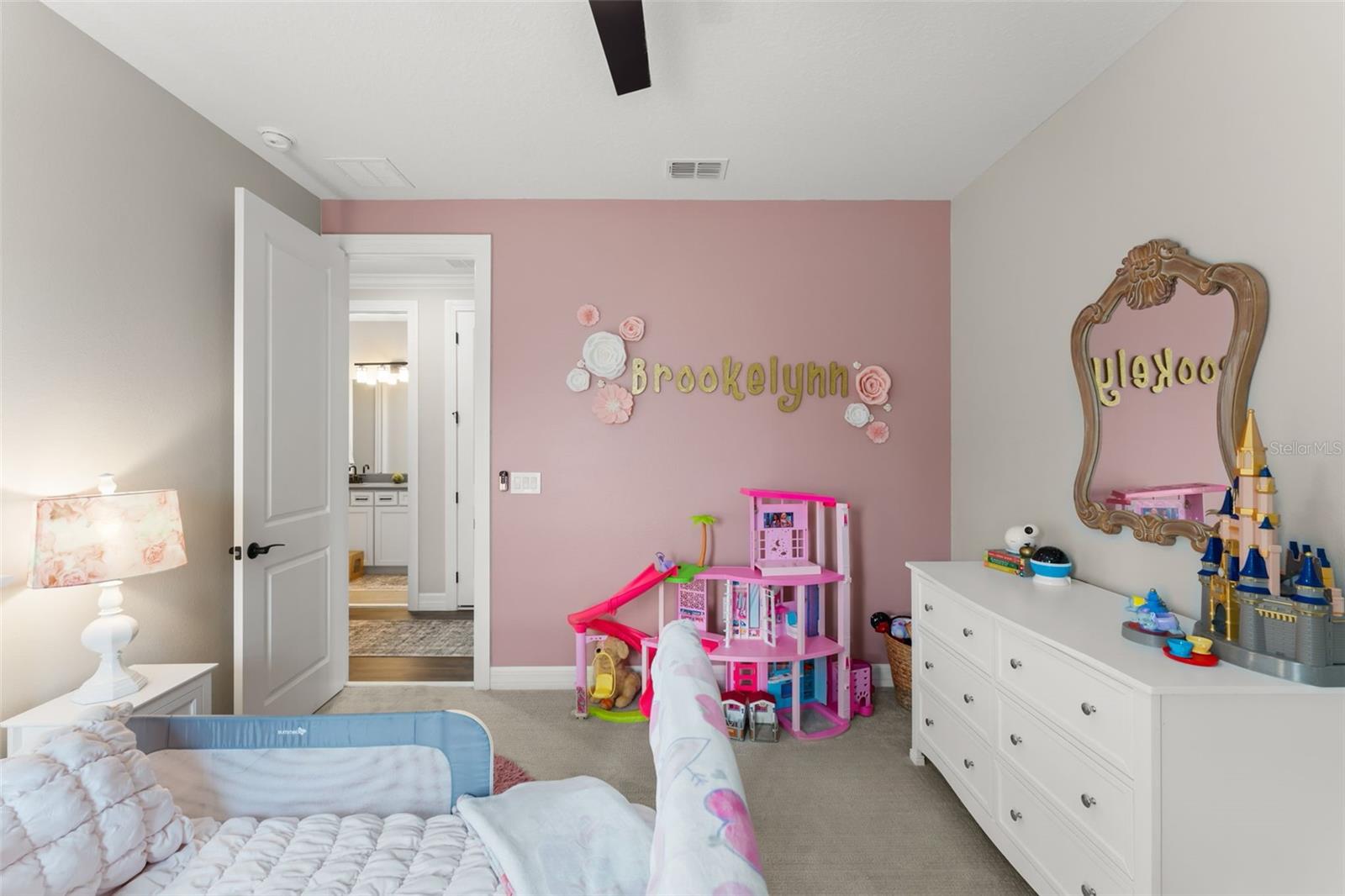 ESTATES AT LAKEVIEW - Residential