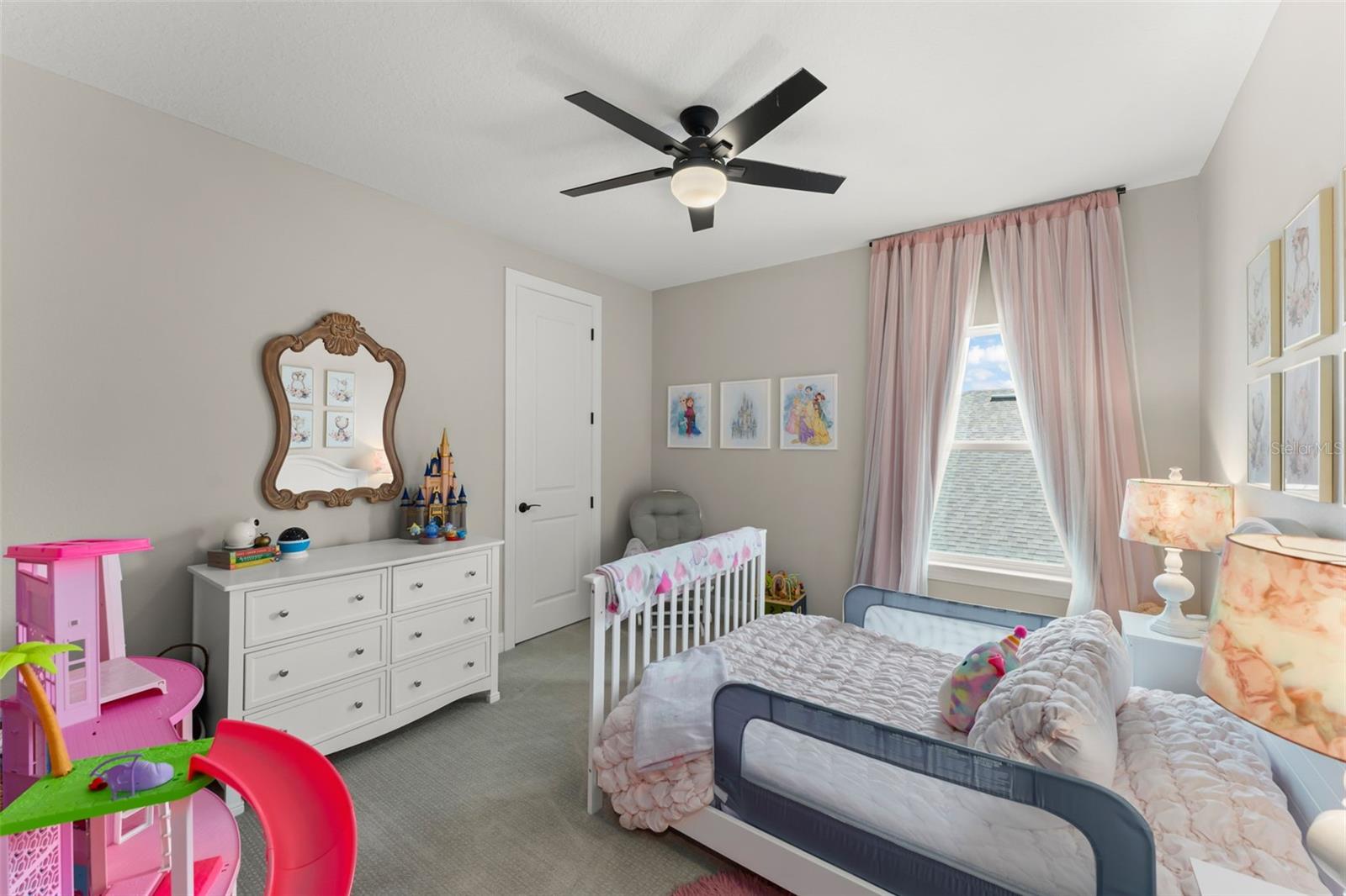 ESTATES AT LAKEVIEW - Residential