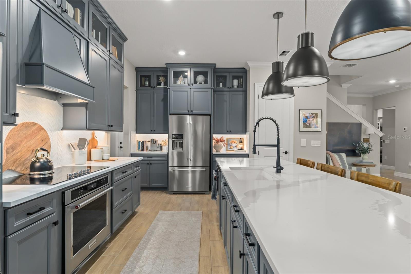 ESTATES AT LAKEVIEW - Residential