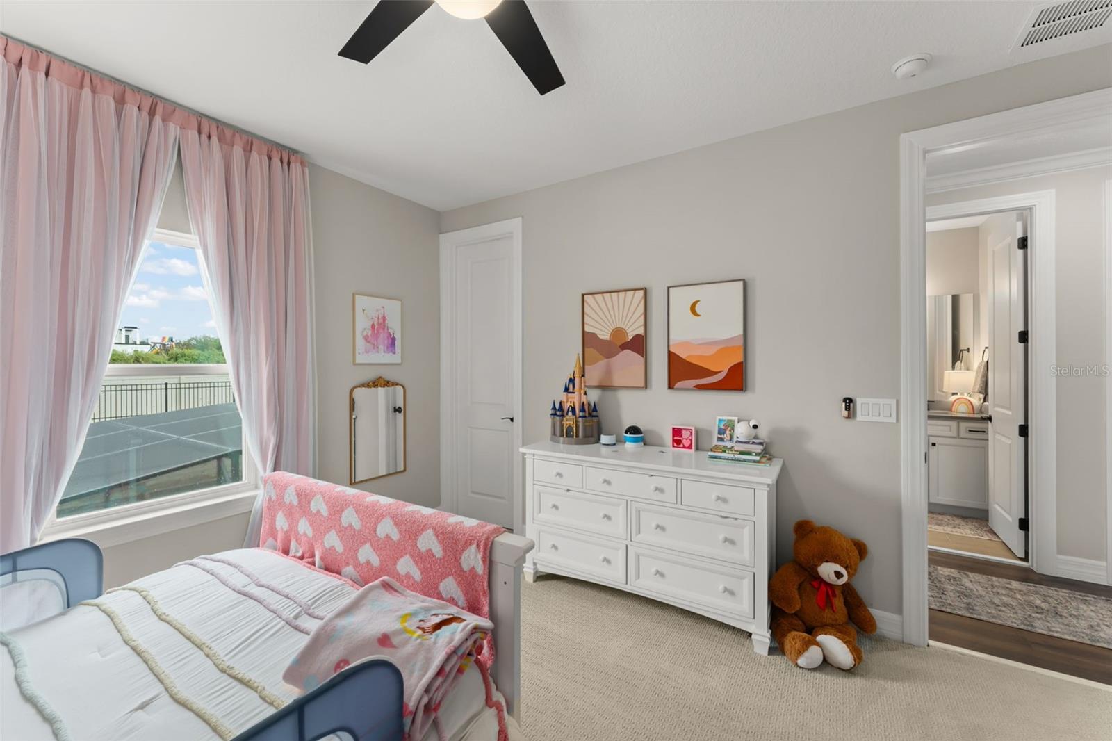 ESTATES AT LAKEVIEW - Residential