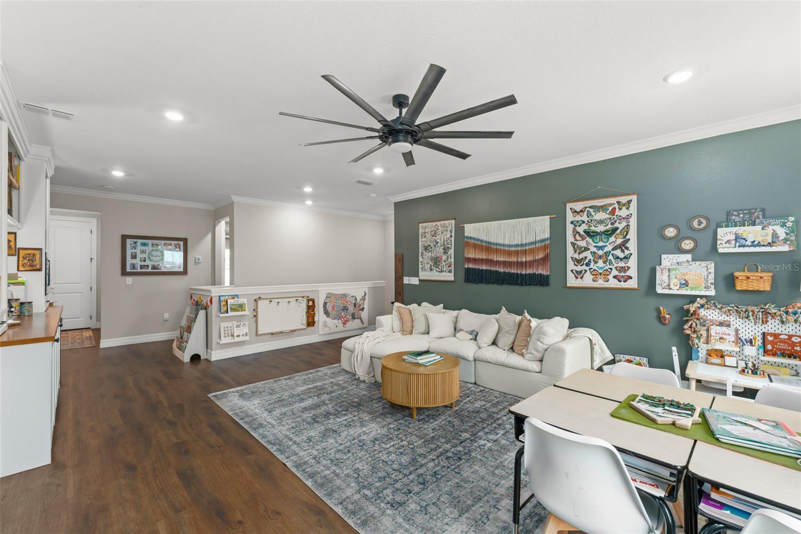 ESTATES AT LAKEVIEW - Residential