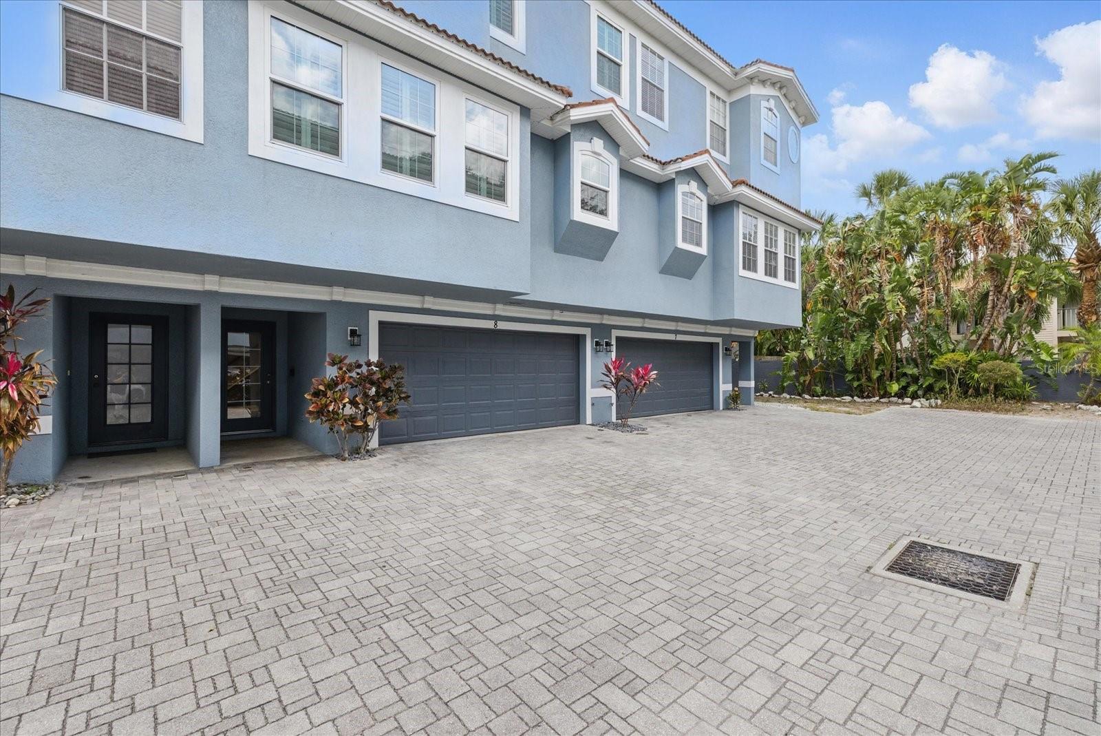 3111 W DE LEON STREET 8