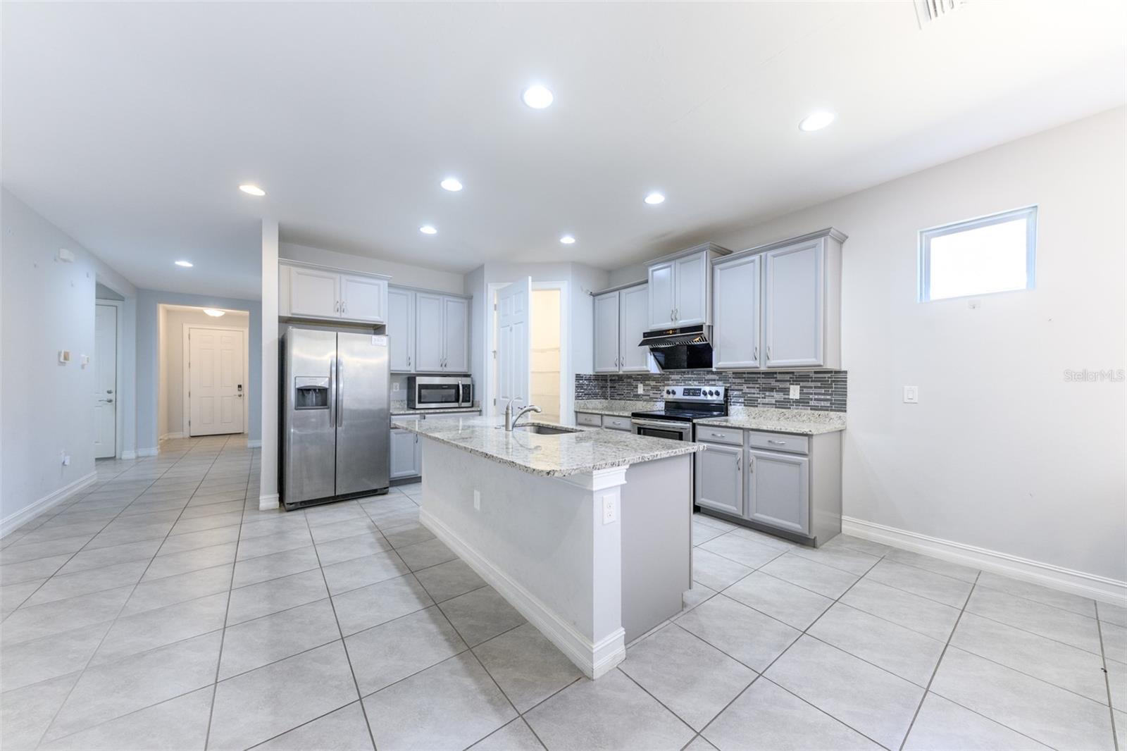 RIVER CLUB - Residential Lease