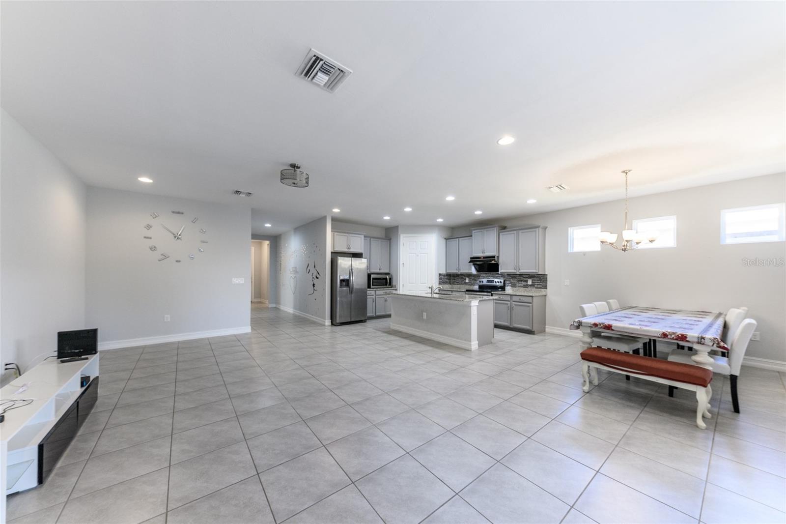 RIVER CLUB - Residential Lease