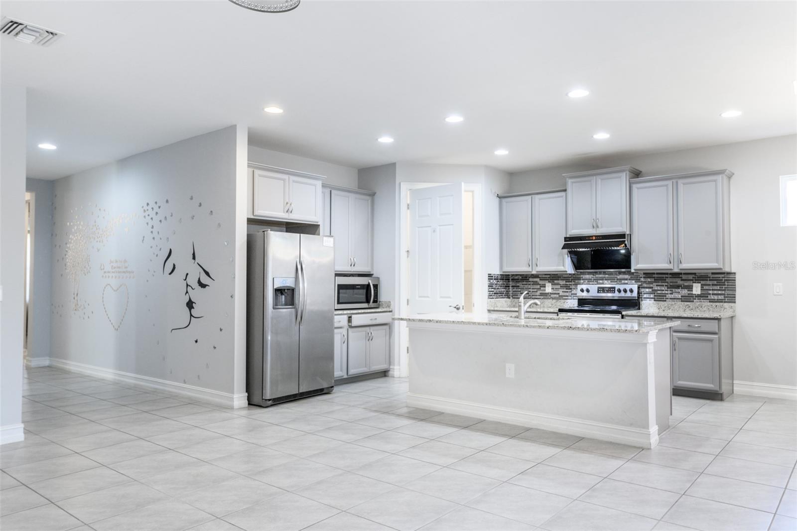 RIVER CLUB - Residential Lease