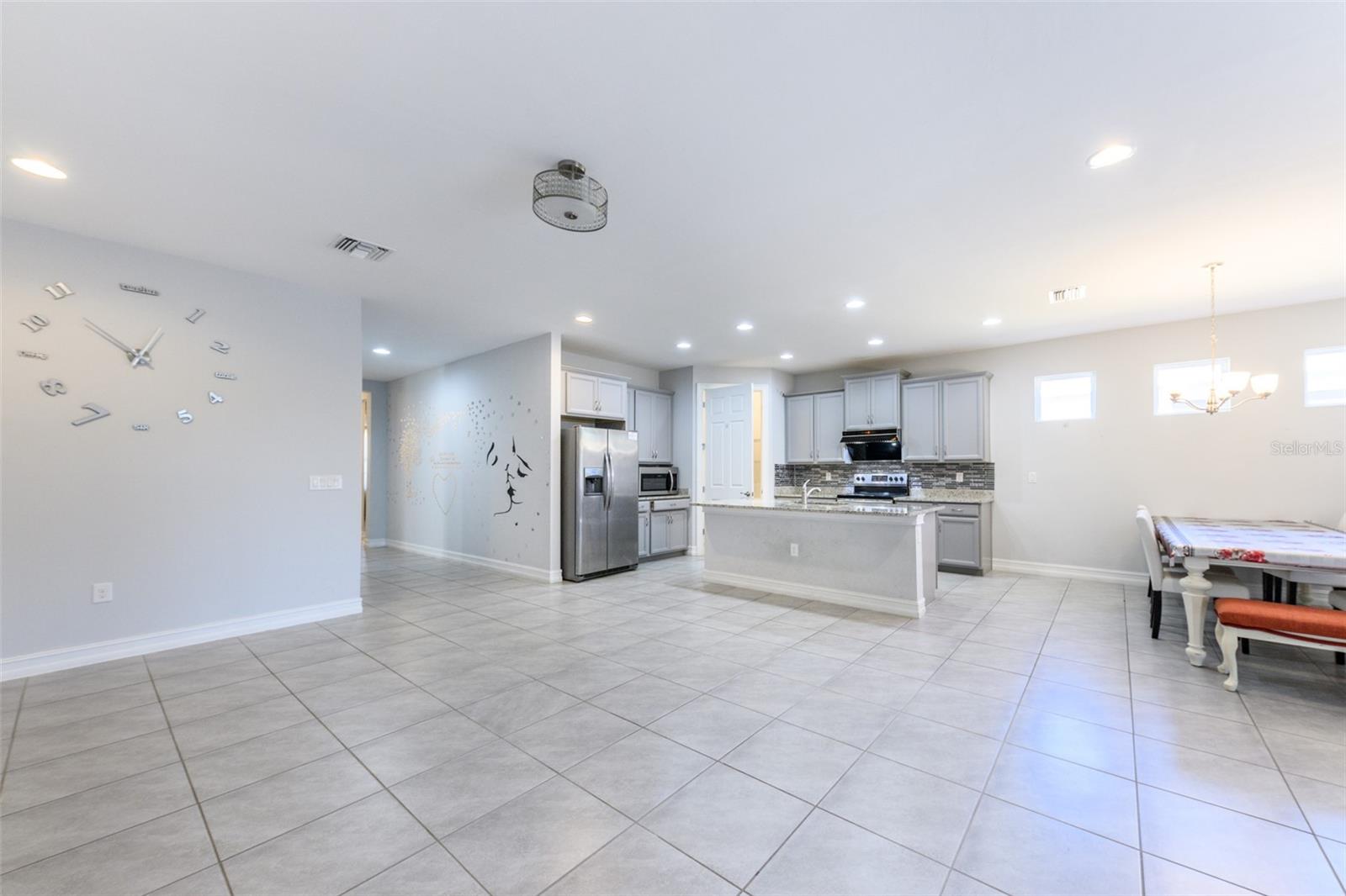 RIVER CLUB - Residential Lease