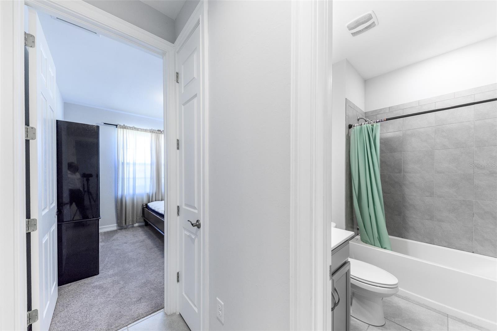 RIVER CLUB - Residential Lease