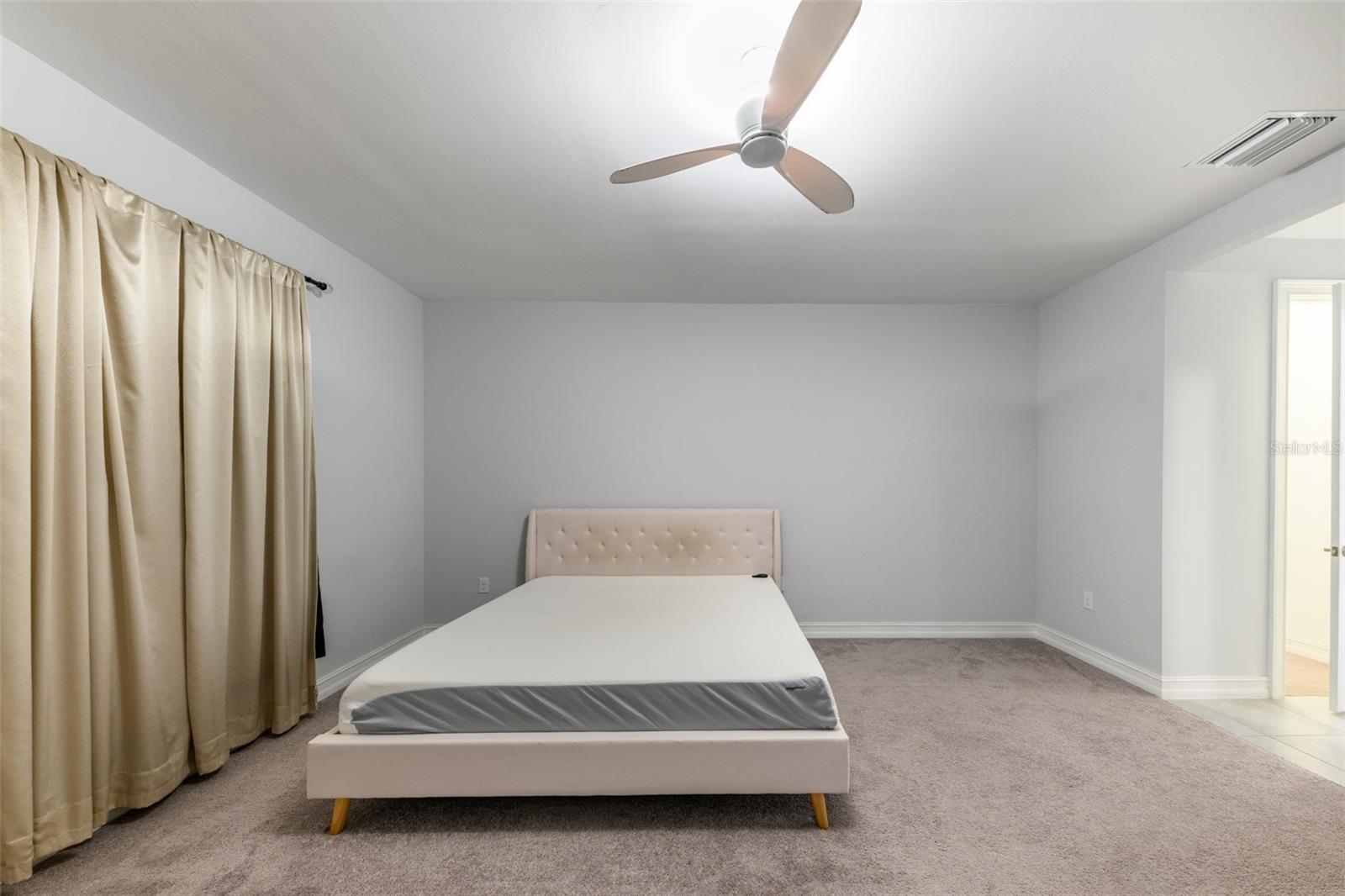 RIVER CLUB - Residential Lease