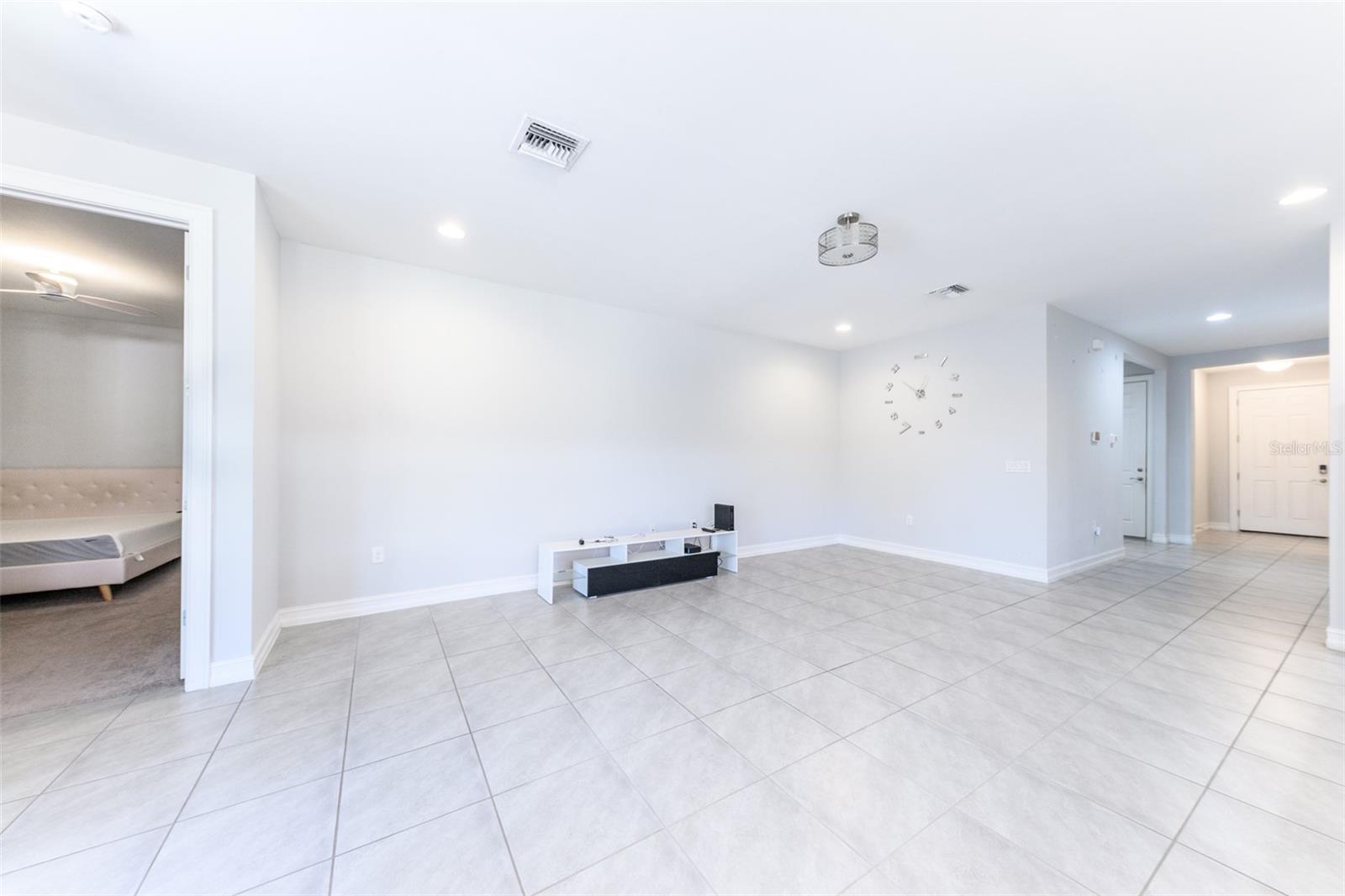 RIVER CLUB - Residential Lease