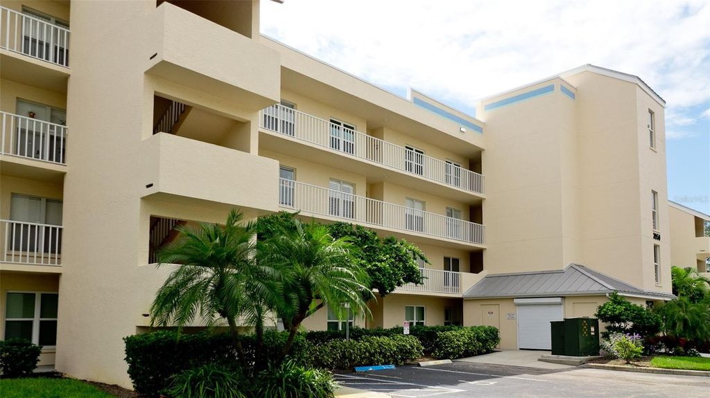 Photo of 3950 Ironwood Circle #303, Bradenton, FL 34209 (MLS # A4667195)