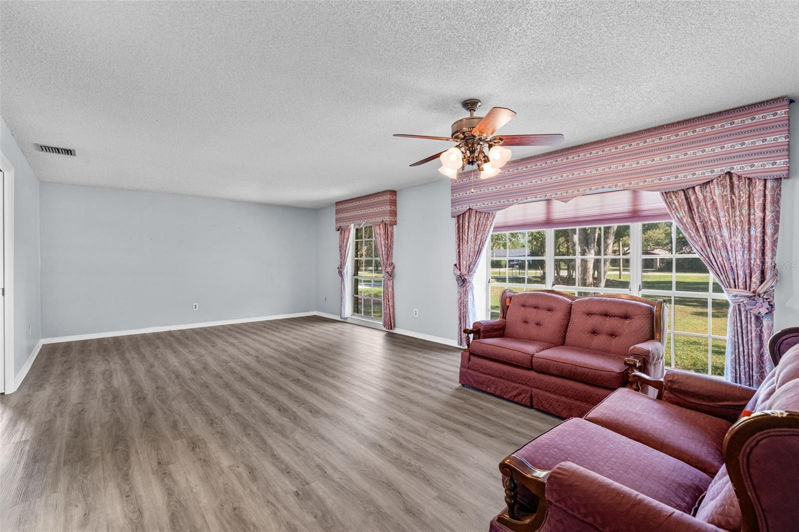 RIO ESTATES - Residential