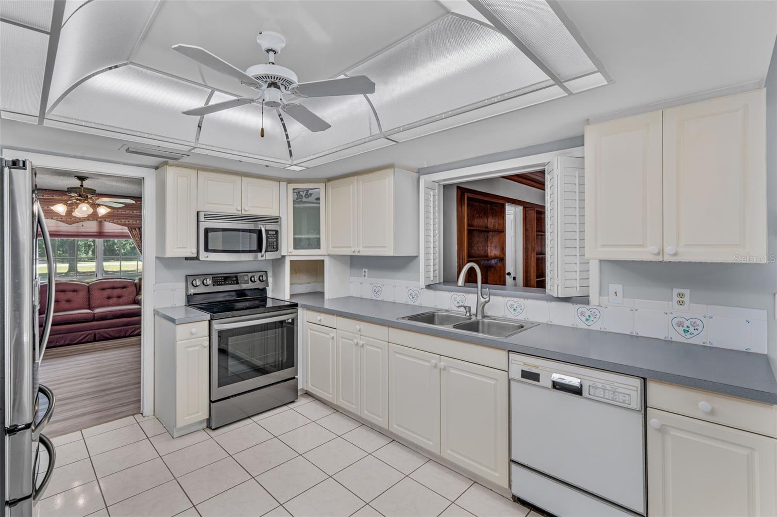 RIO ESTATES - Residential