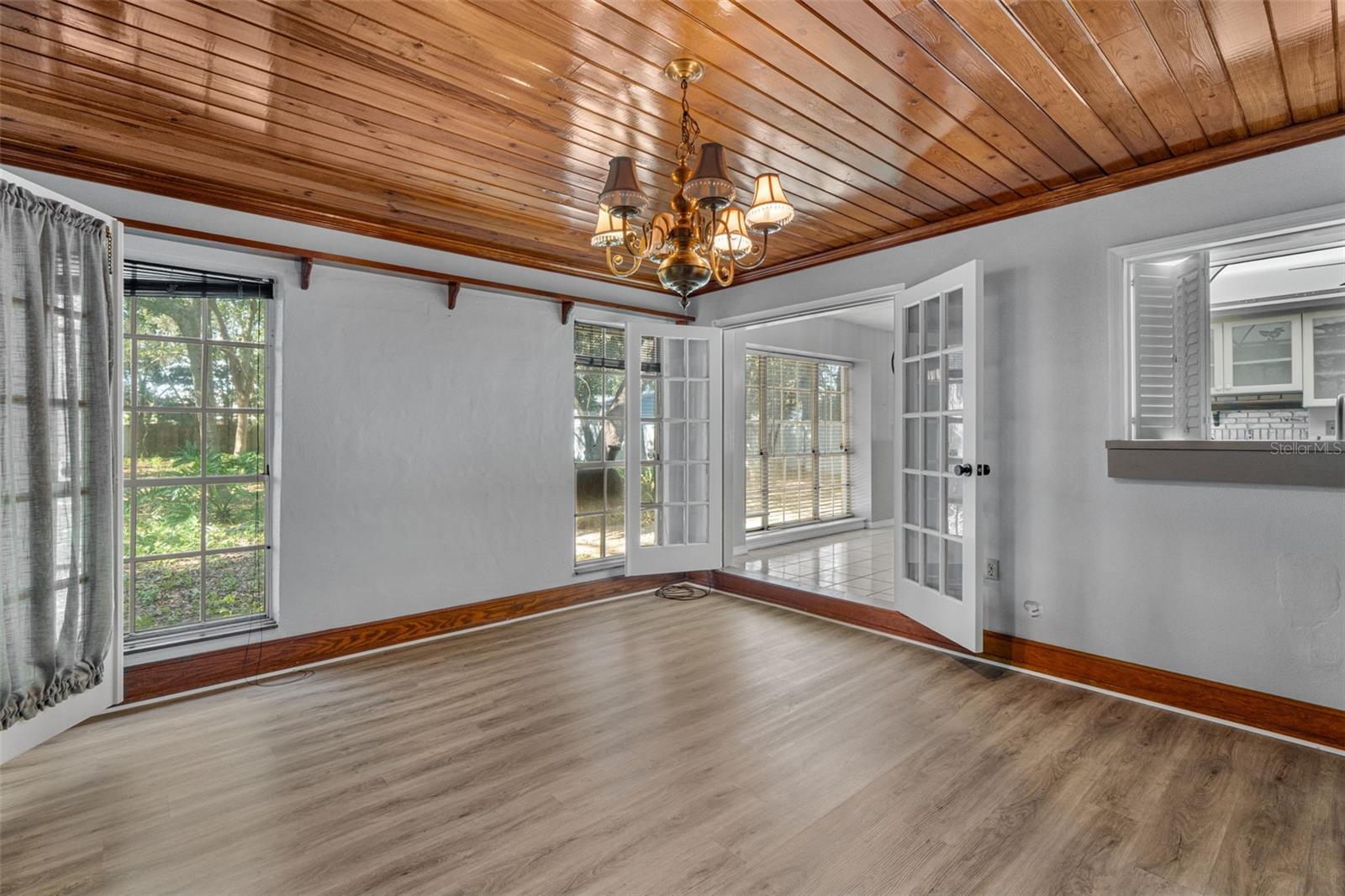 RIO ESTATES - Residential