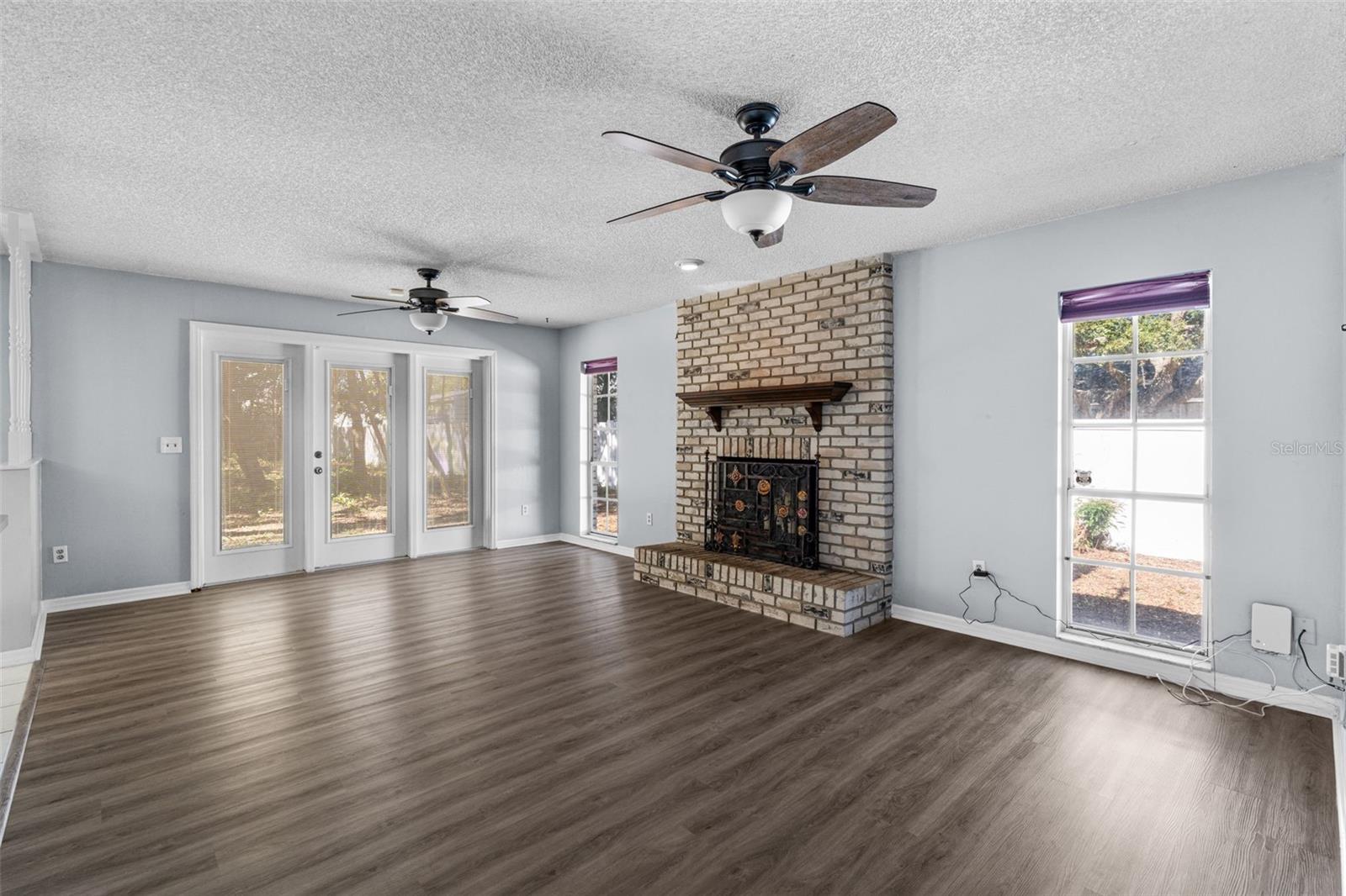 RIO ESTATES - Residential