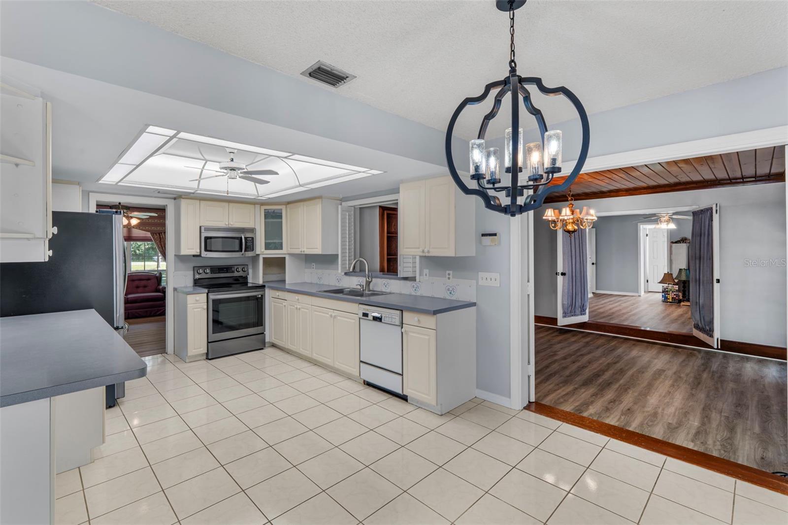 RIO ESTATES - Residential