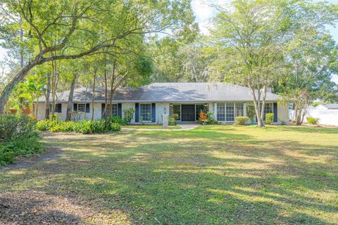 Photo of 700 S Chickasaw Trail, Orlando, FL 32825 (MLS # O6356002)