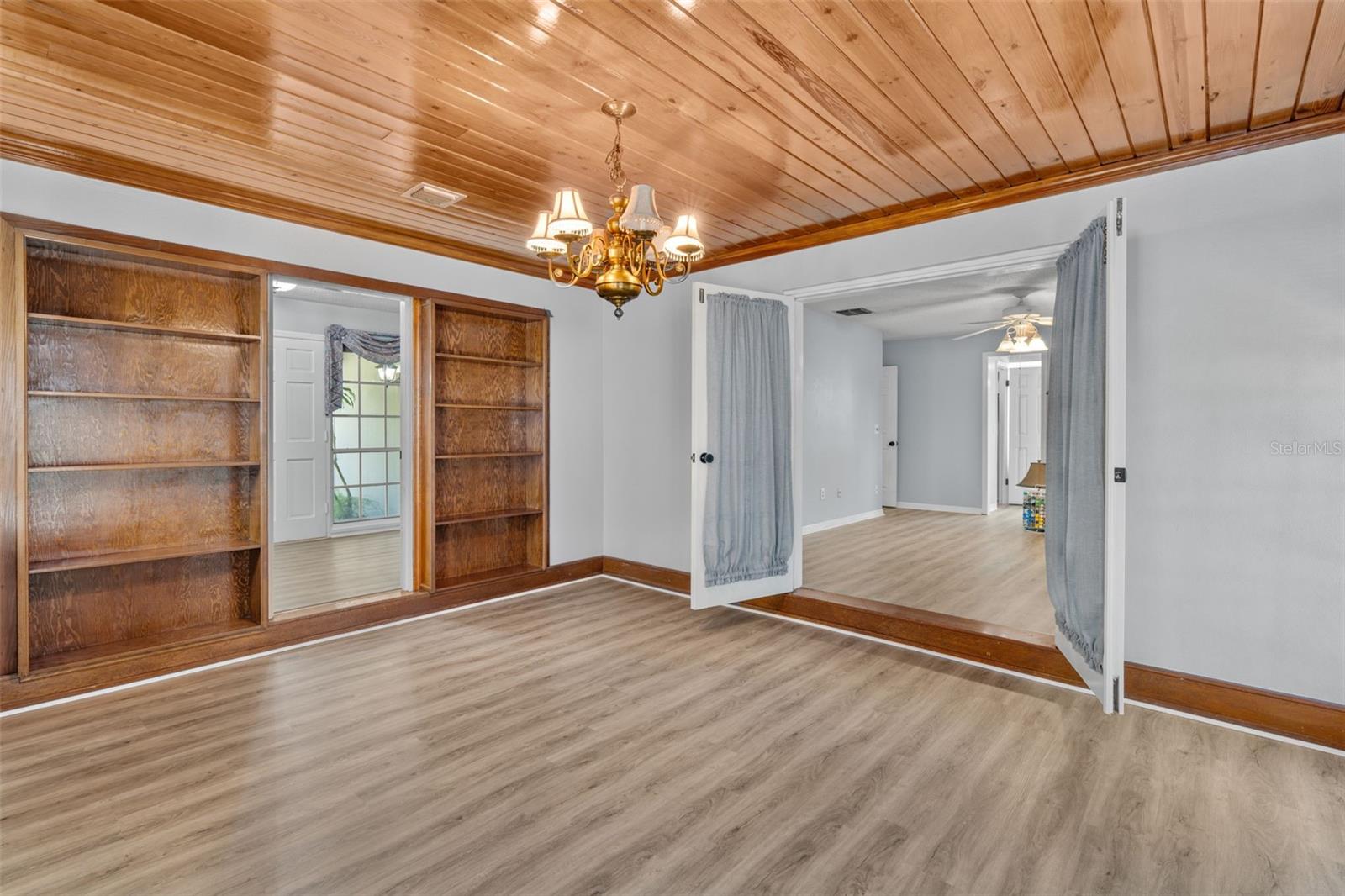 RIO ESTATES - Residential