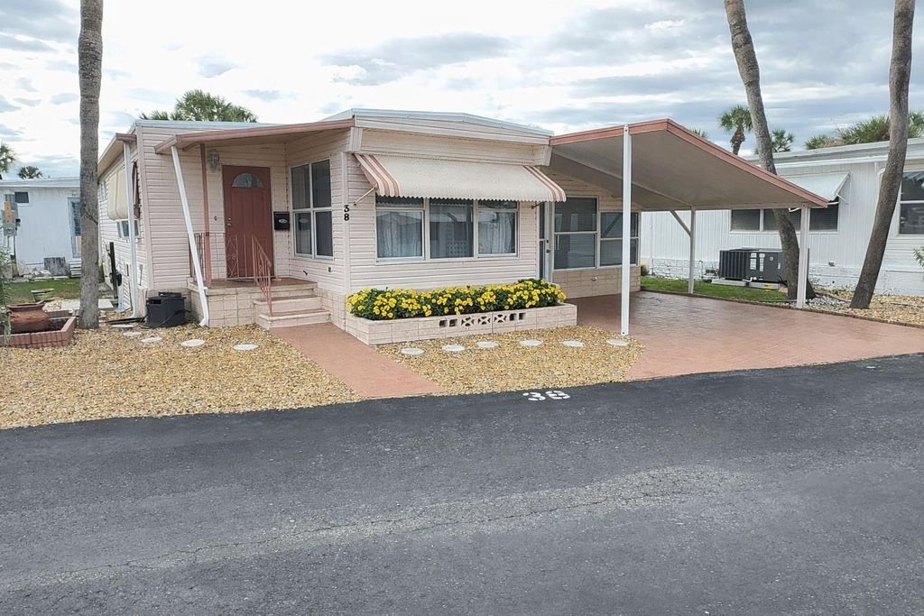 Photo of 4851 W Gandy Boulevard #B11L38, Tampa, FL 33611 (MLS # TB8439020)