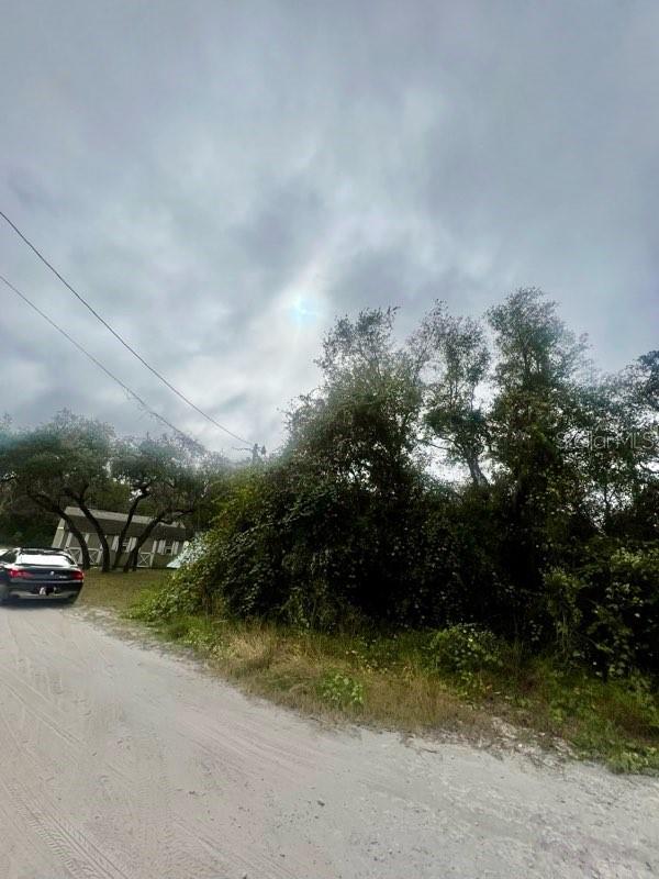 MOON LAKE ESTATES - Land