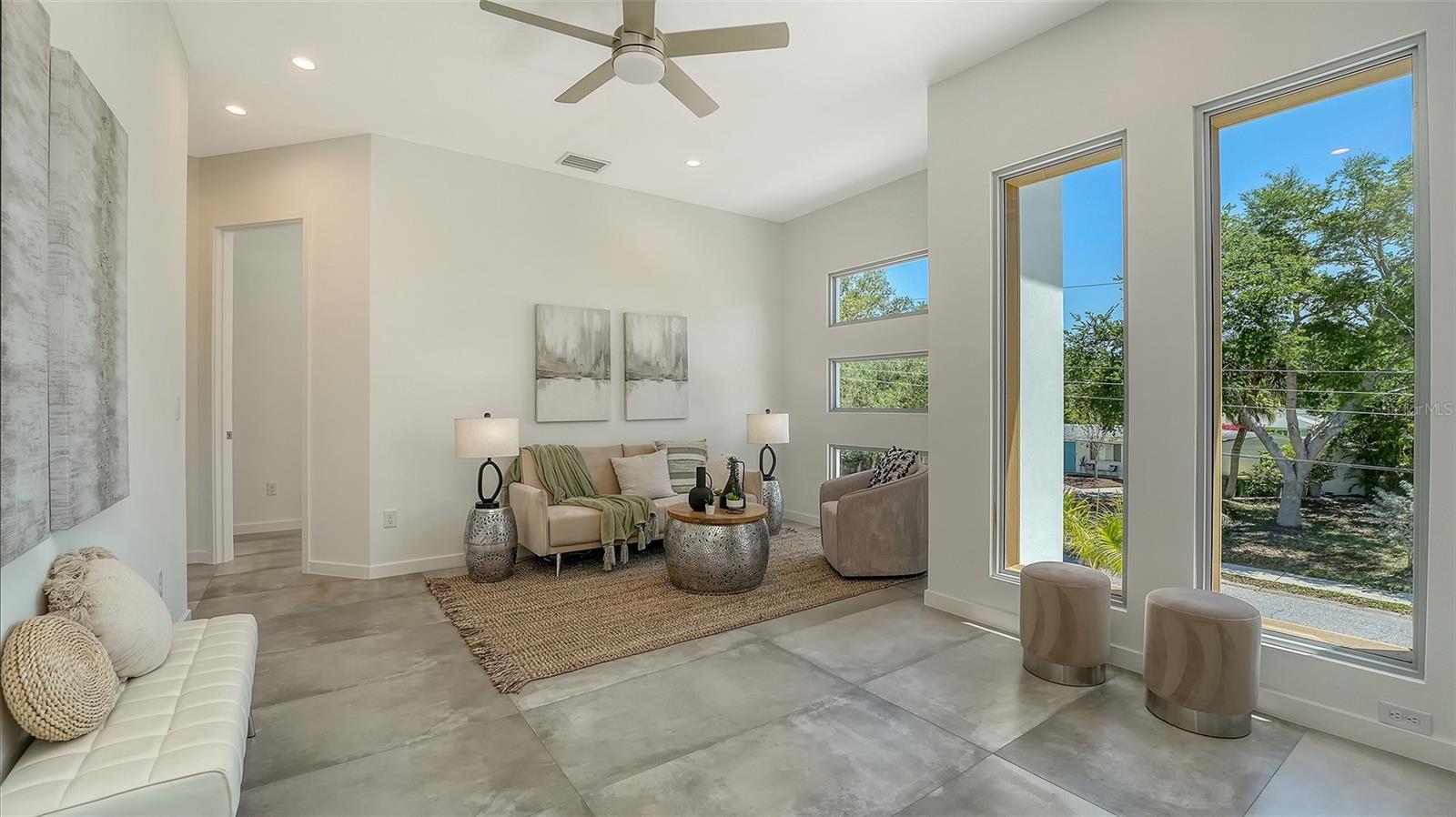 SOUTH GATE - Residential