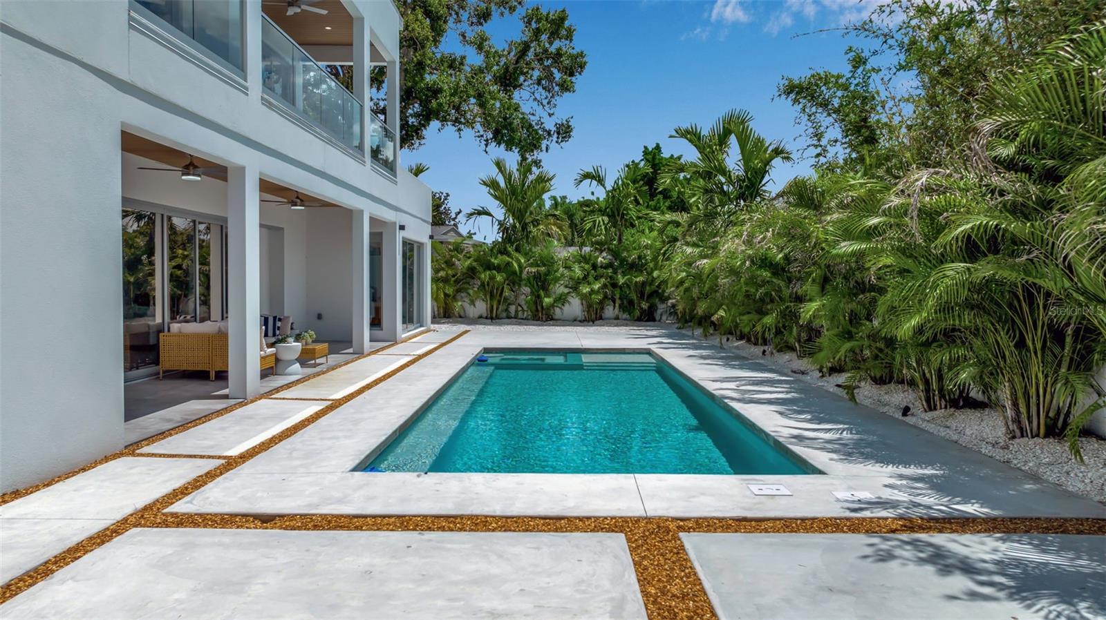 SOUTH GATE - Residential