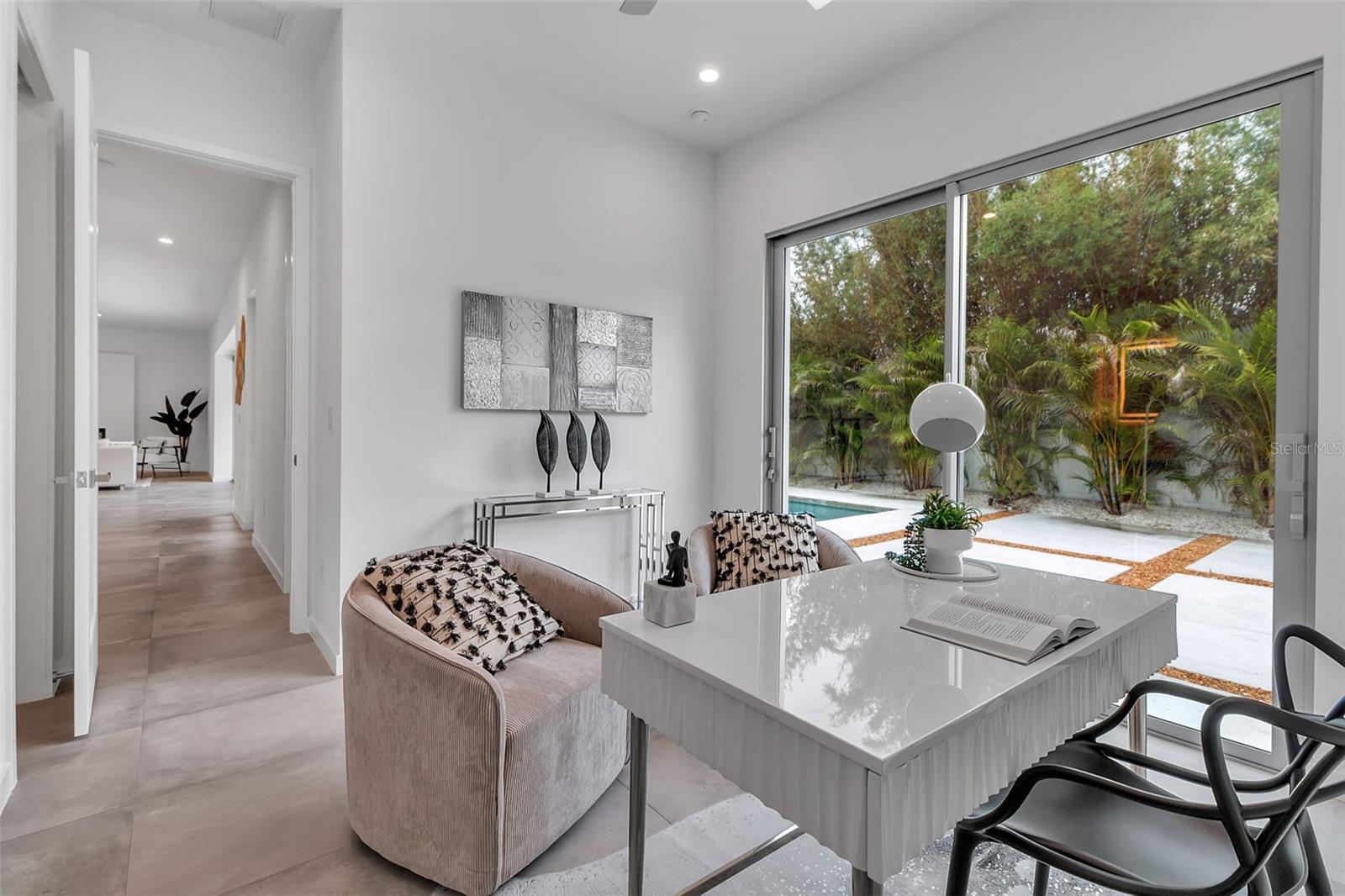 SOUTH GATE - Residential