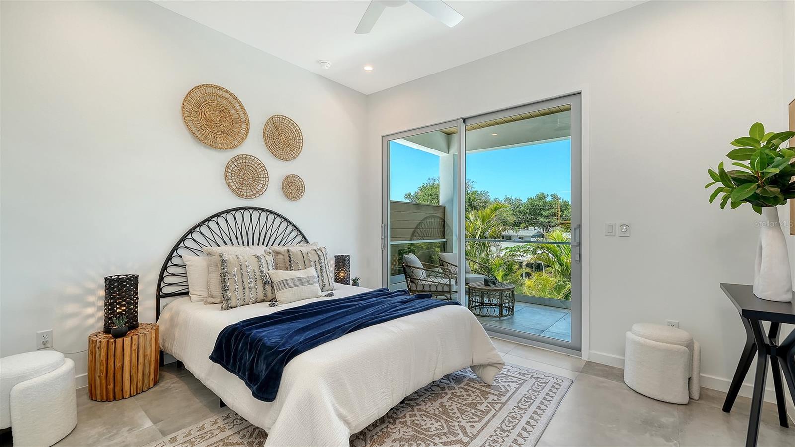 SOUTH GATE - Residential