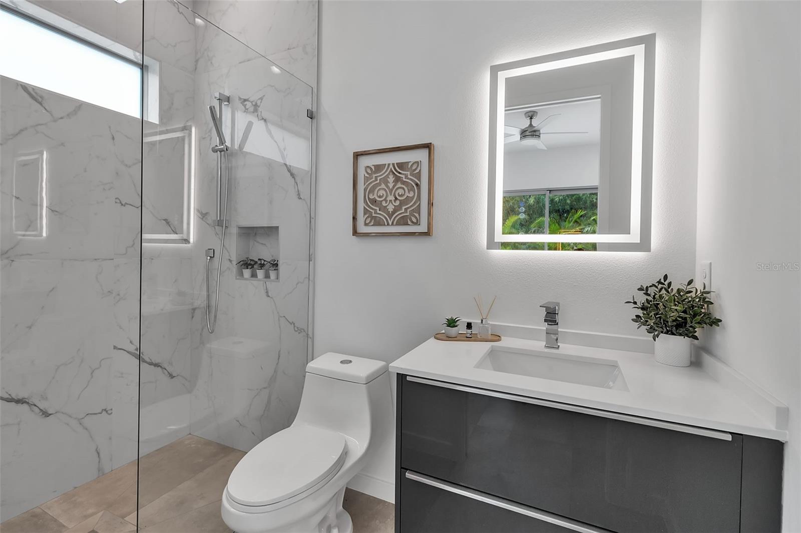 SOUTH GATE - Residential